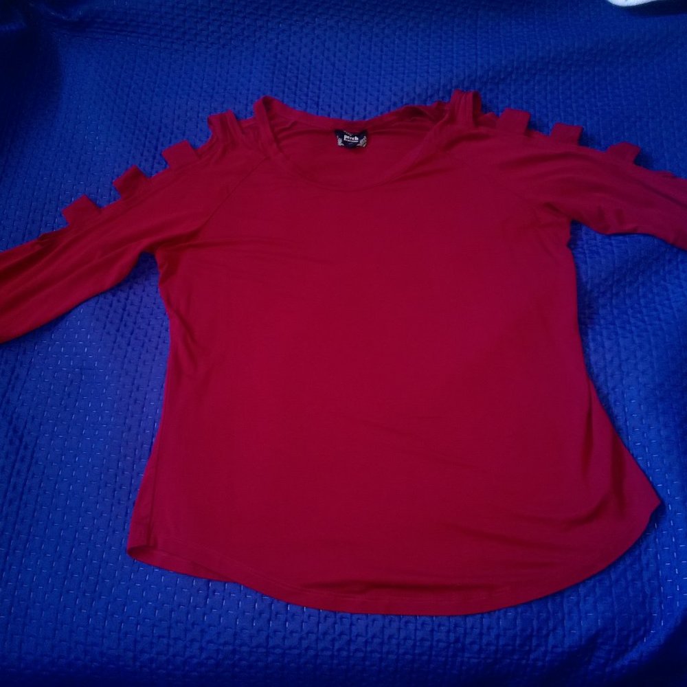 Wine 3/4 Sleeve with Shoulder Detail